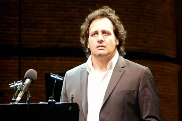 De visita en Tucumán para presentar su show de tango, Omar Hasán opina de Natación y de Los Pumas