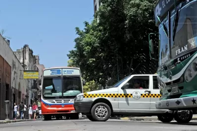 Concejales apuran la sesión en la que subirán las tarifas de los servicios de ómnibus y taxis
