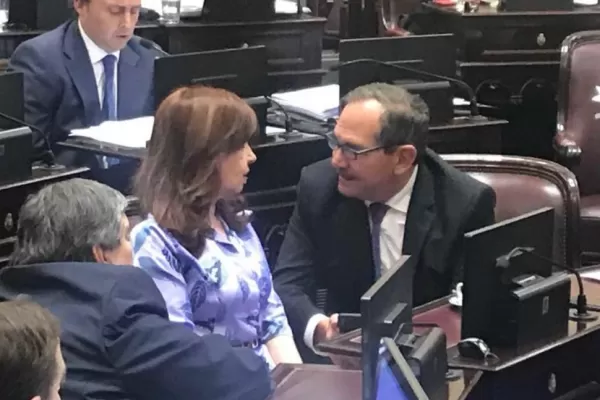 El PJ acompañó al macrismo y aprobó las leyes financieras