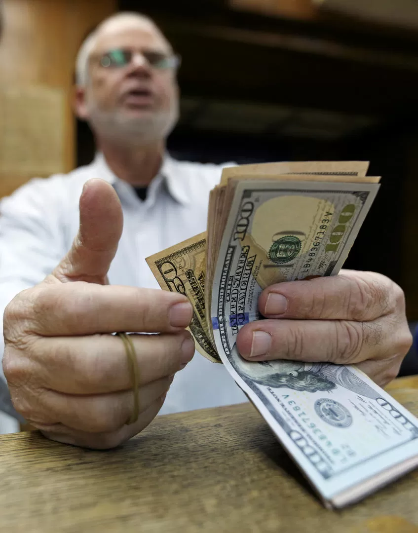 PROYECCIONES OFICIALES. En el Presupuesto 2018, el Gobierno había pautado un dólar a $ 19,30. reuters