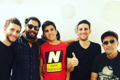 Mano e Mono cumple 20 años con la salsa