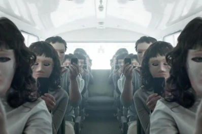 Black Mirror: el espejo de la distopía vuelve a romperse una y otra vez