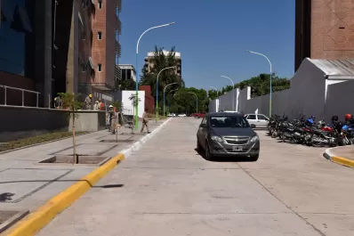 La apertura de la calle España sorprendió a los conductores