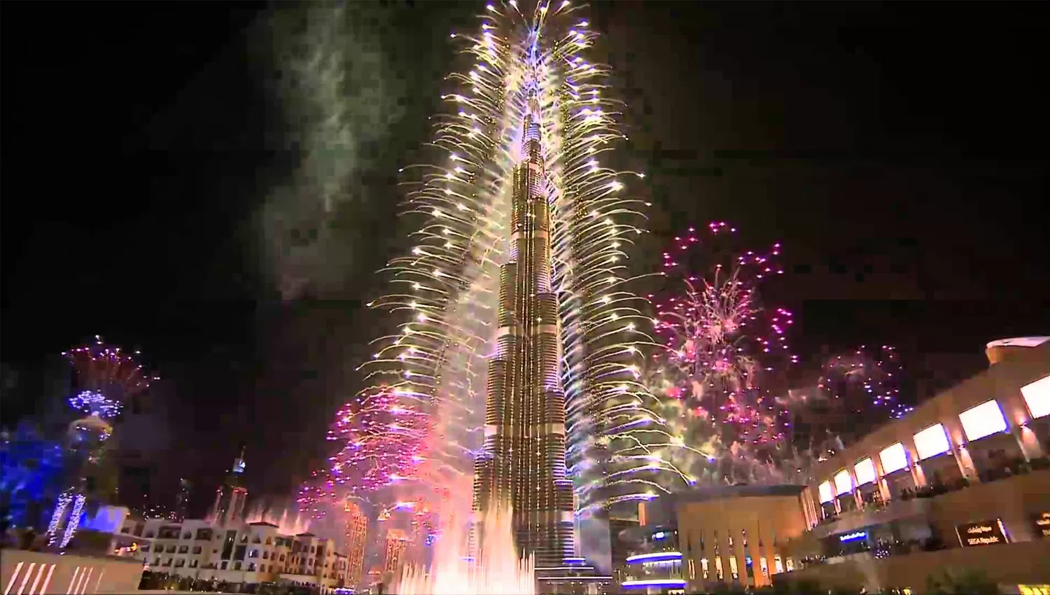 EL HOTEL BURJ KHALIFA FUE EL CENTRO DE ATENCIÓN. FOTO TOMADA DE OLAVIAJES.COM