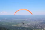 Video: tras la muerte de Natalia Vargas, Loma Bola volvió con los vuelos en parapente