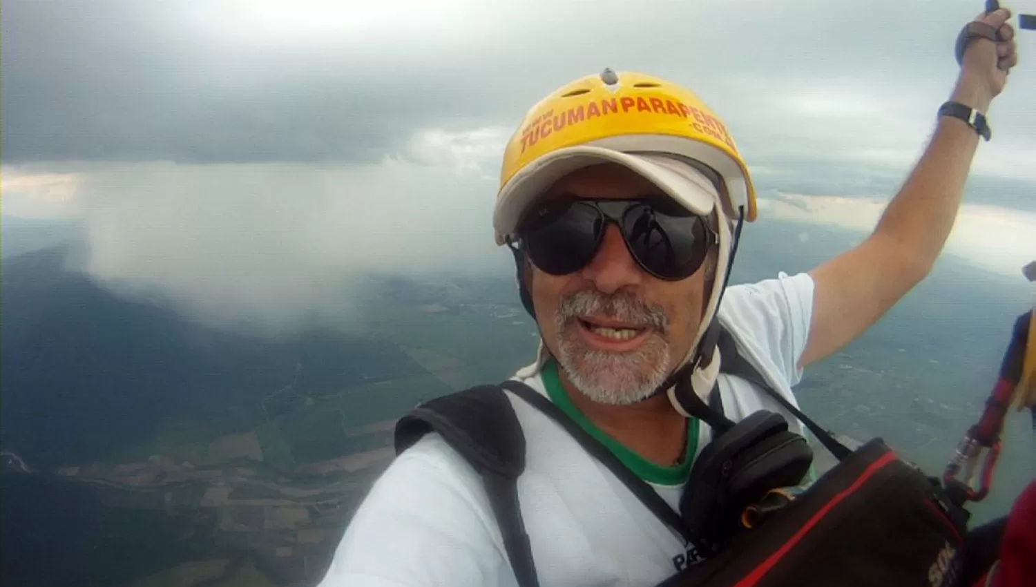 EDUARDO DEHEZA. El piloto, durante un vuelo. ARCHIVO