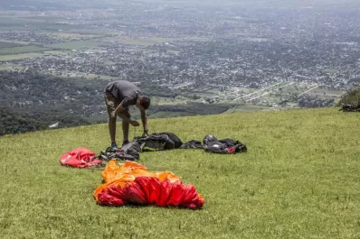 No habrá más vuelos biplaza en parapente hasta que se perfeccione la reglamentación