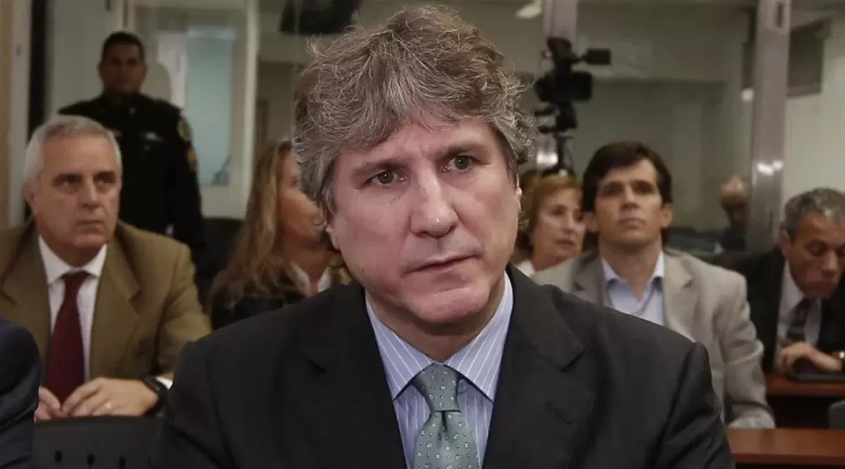 AMADO BOUDOU. FOTO TOMADA DE FMCOSMOS.COM