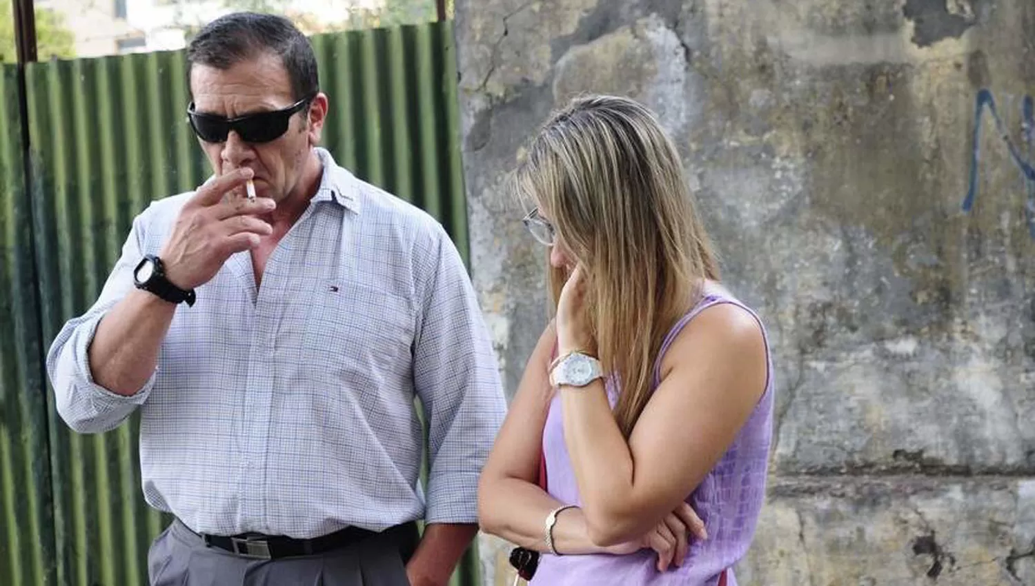 CASO NAHIR GALARZA. Su padre, Marcelo Galarza junto con su esposa. FOTO TOMADA DE CLARIN.COM