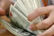 El dólar subió 13 centavos, llegó a $ 19,34 y espera una definición del Banco Central