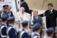 El papa Francisco llegó a Chile: lo recibió la presidenta Michelle Bachelet