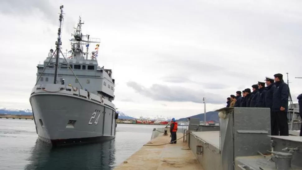 EL SUBMARINO NO APARECE. El ARA Islas Malvinas se suma al rastrillaje.   