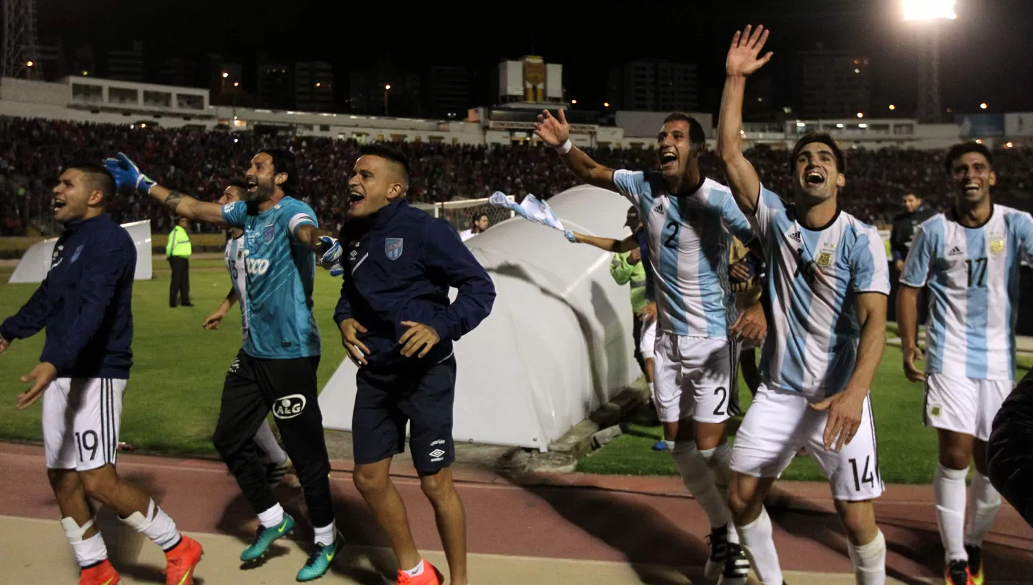 EL PICO DE EMOCIÓN. Atlético consiguió en Ecuador la histórica clasificación a la Copa Libertadores. ARCHIVO