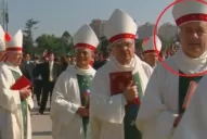 Un obispo chileno acusado de encubrir casos de abuso estuvo en la misa del Papa