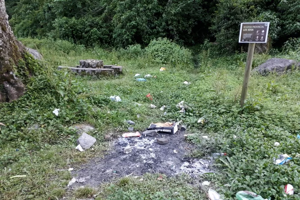 Los Sosa, repleto de residuos. FOTO ENVIADA POR EL ENTE TUCUMÁN TURISMO