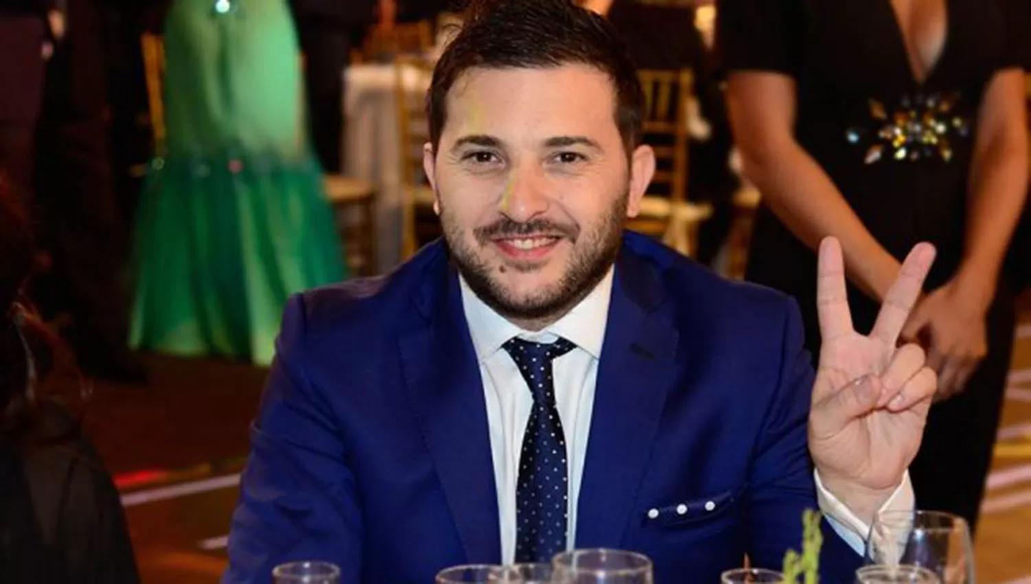 FOTO TOMADA DE PERFIL.COM