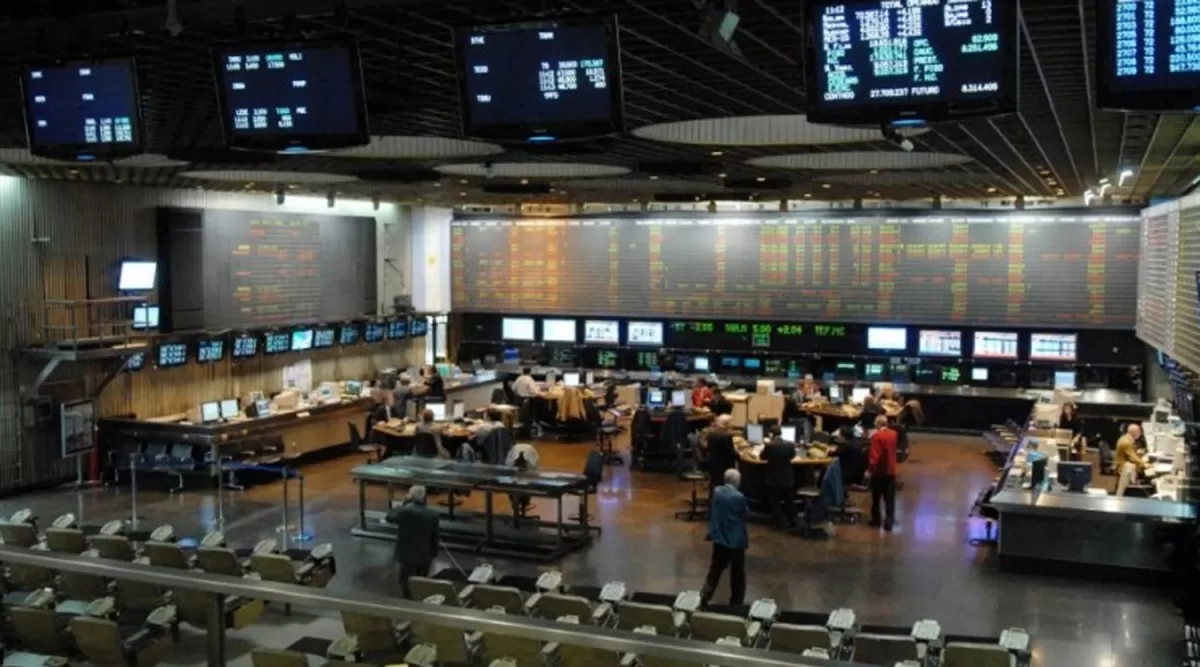 DINAMISMO. El mercado de capitales cerró con ganancias récord el 2017 y esperar repetir la hazaña este año. dyn