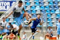 Mauricio Affonso, entre luchar en el área y calibrar la puntería