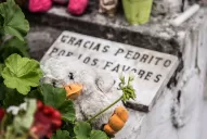Las cinco historias de santos populares que esconden las tumbas del Cementerio del Norte