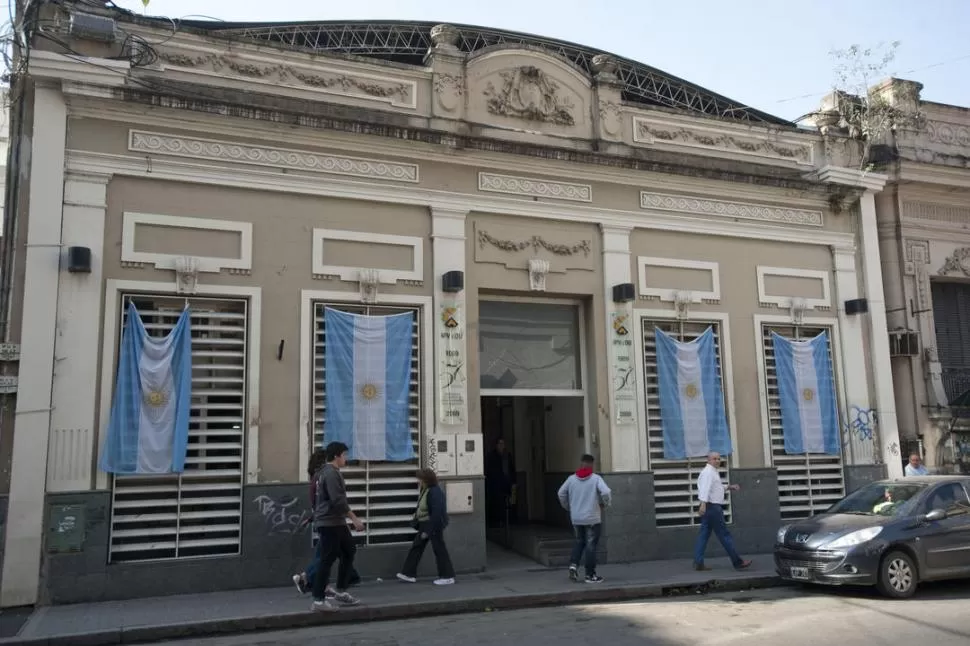 EN CALLE MUÑECAS AL 400. La sede del Instituto de la Vivienda es el lugar donde se gestiona la adjudicación de casas, advierten las autoridades. la gaceta / foto de Inés Quinteros Orio