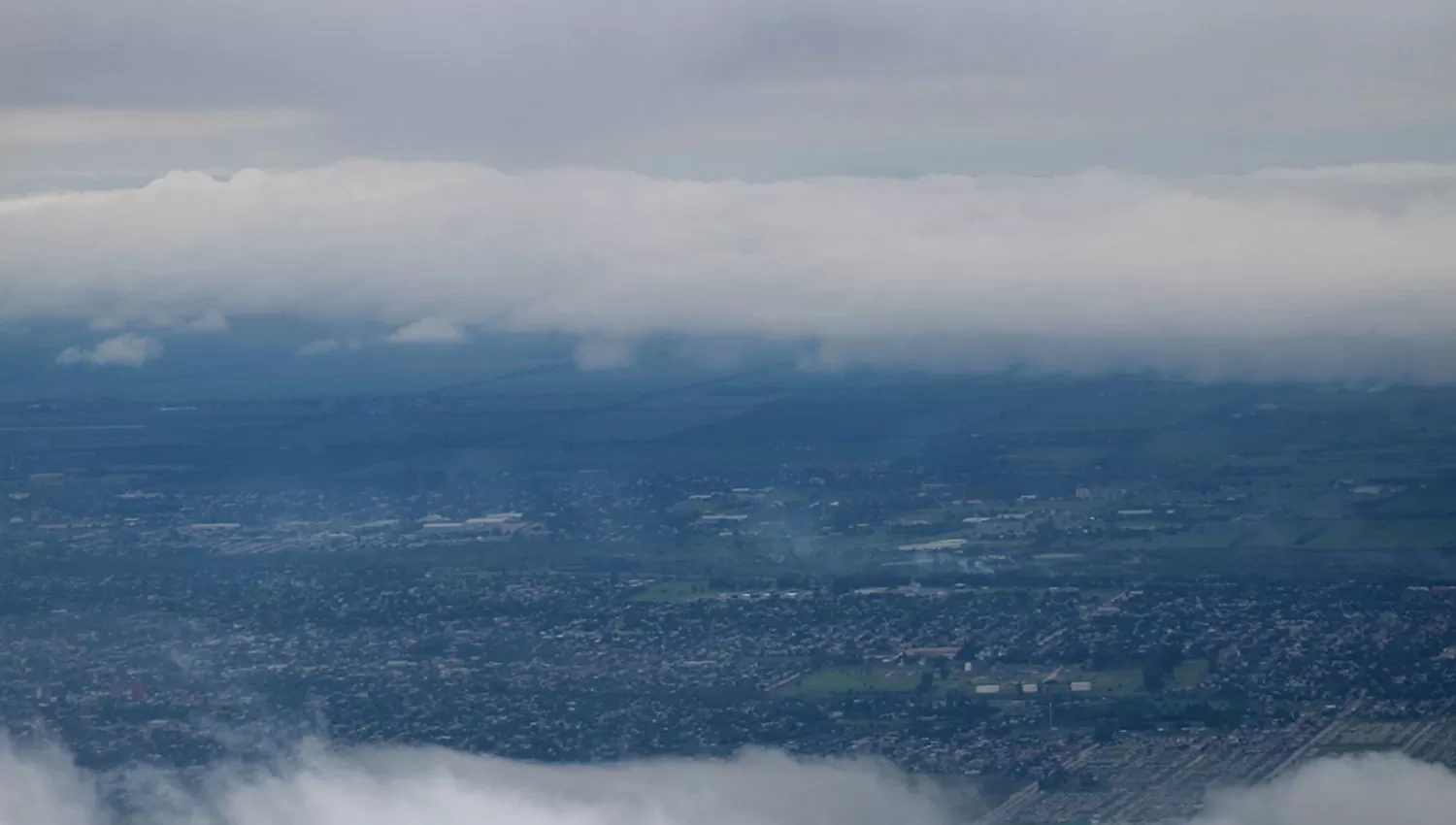 DÍA DE LLUVIA. El Gran San Miguel de Tucumán, visto desde Villa Nougués. LA GACETA / LUCIANA COLLADO