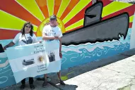 Submarino desaparecido: una tucumana espera a su hijo a la orilla del mar