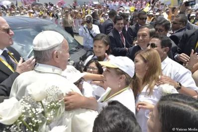 El Papa pidió “luchar contra la plaga del femicidio”