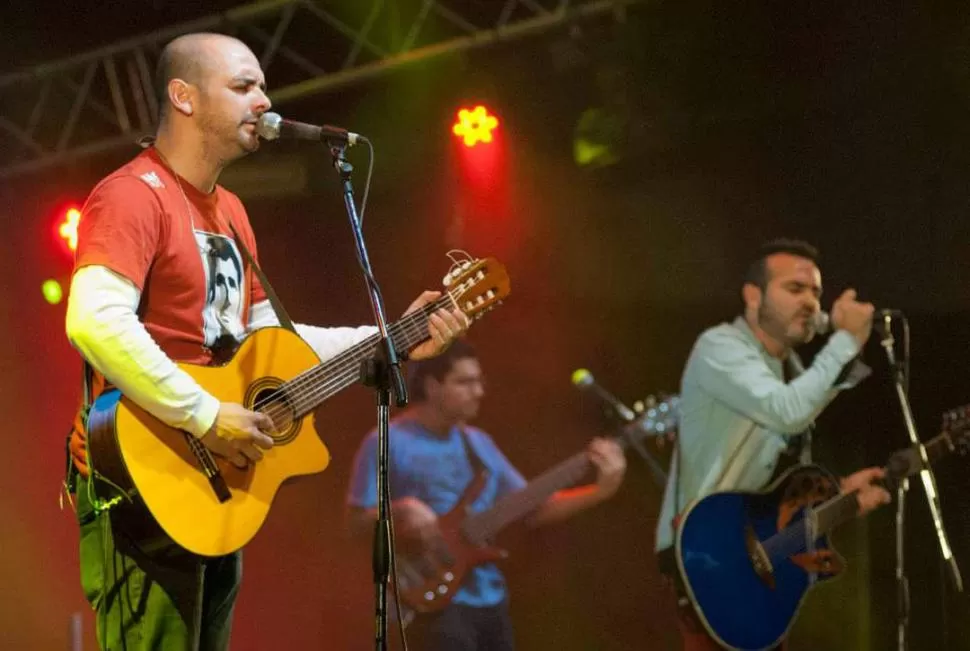 RAÍZ EN LA ZAMBA. Gustavo Páez y Fabián Humarán integran La Yunta. .