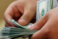 El dólar se disparó otros 27 centavos y quedó a un paso de los $20