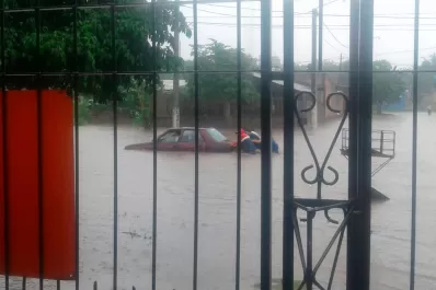 Fotos y videos: la tormenta provocó que gran parte de la capital quedara bajo el agua