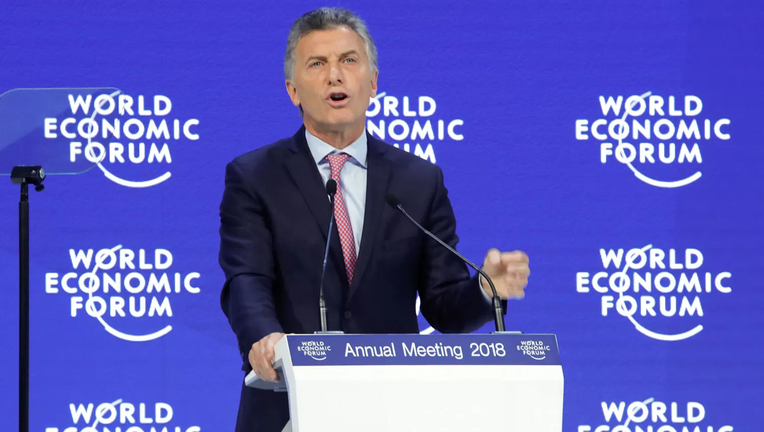 EN DAVOS. Macri habla ante periodistas de medios internacionales. REUTERS