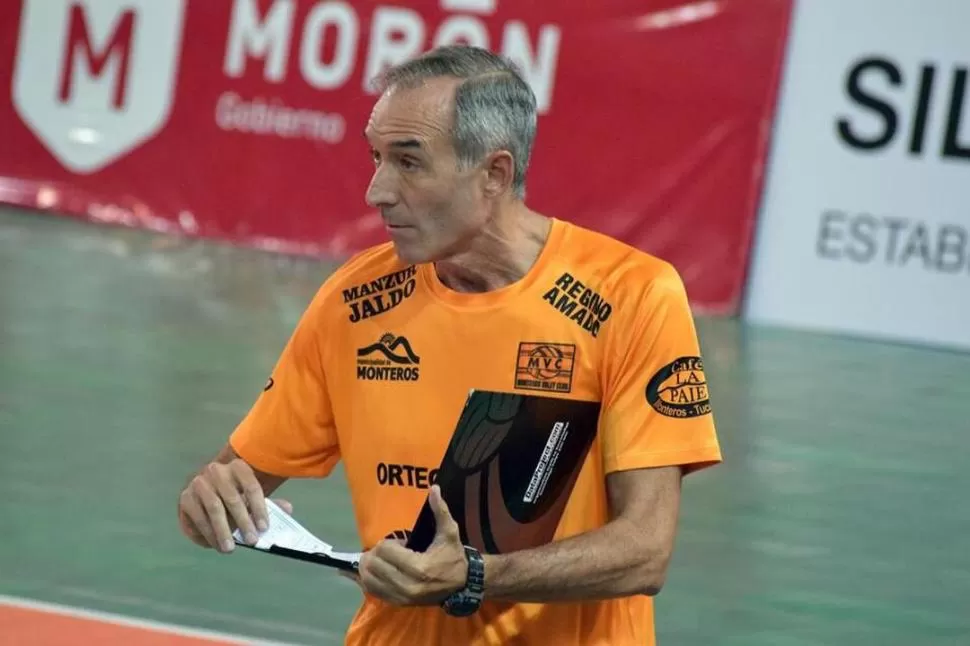 A PENSAR. Grossi pretende que el equipo vuelva a la victoria. prensa ciudad voley