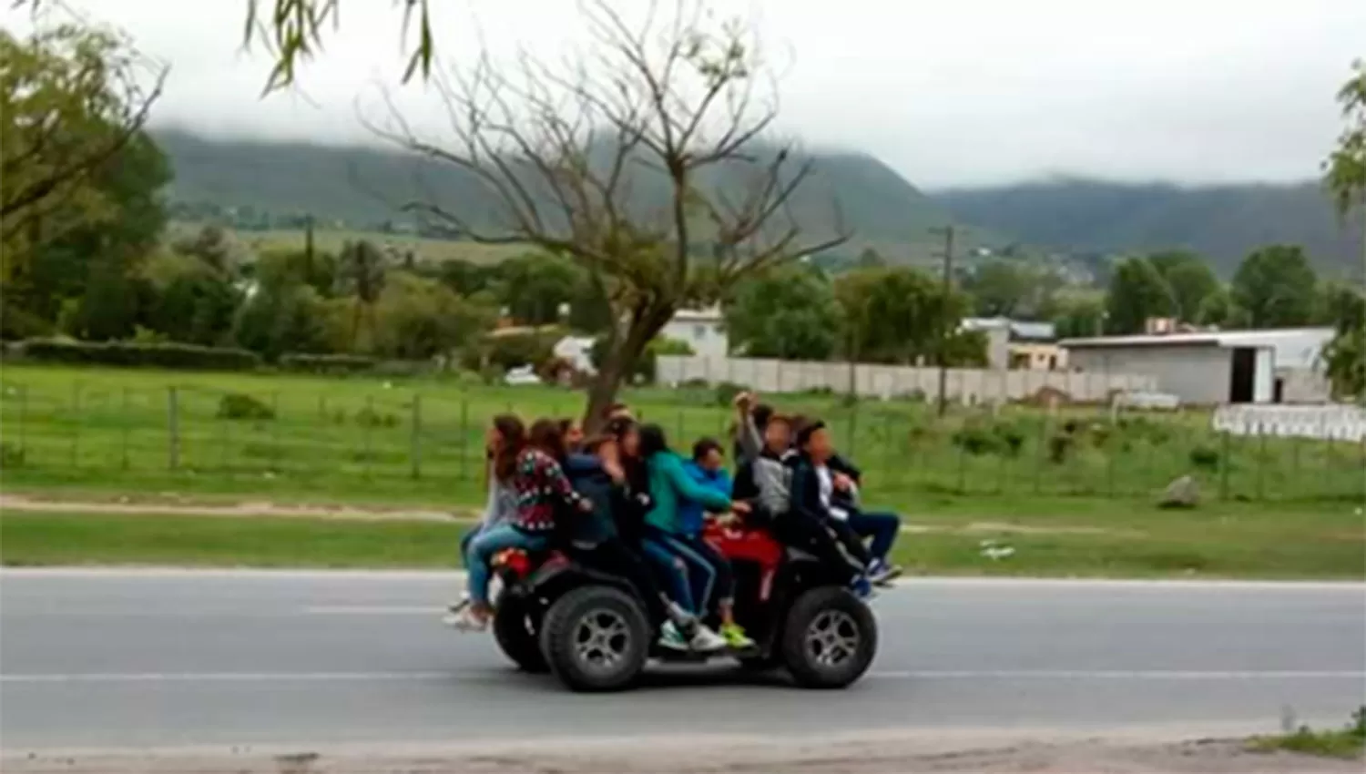 ¿Cuántos chicos entraron en el cuatriciclo?