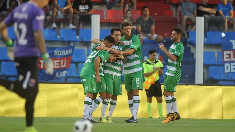 Los jugadores de Banfield festejando. FOTO TOMADA DE CLARÍN.COM
