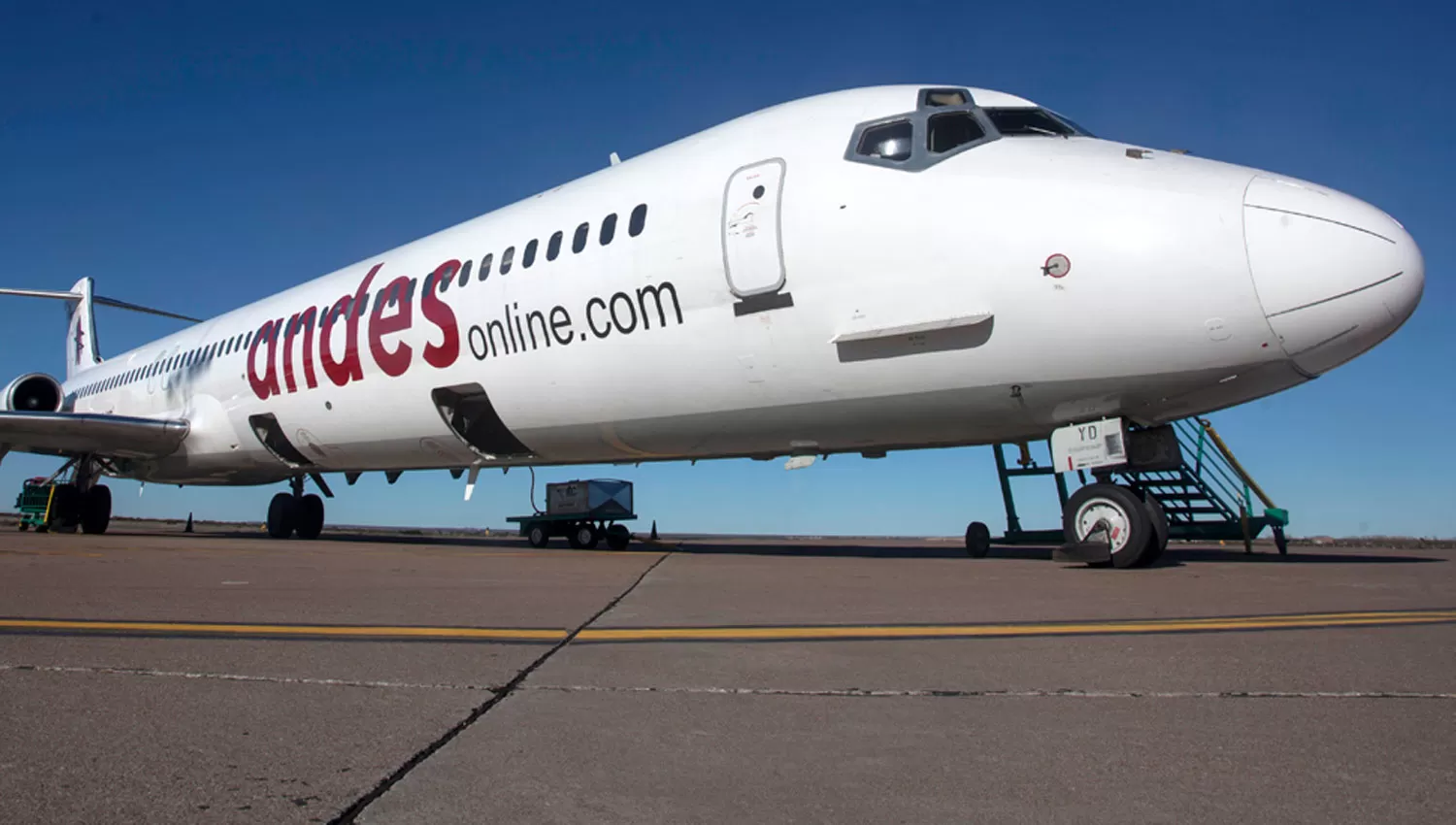 ANDES LÍNEAS AÉREAS. Una de las aeronaves que opera la empresa. ARCHIVO