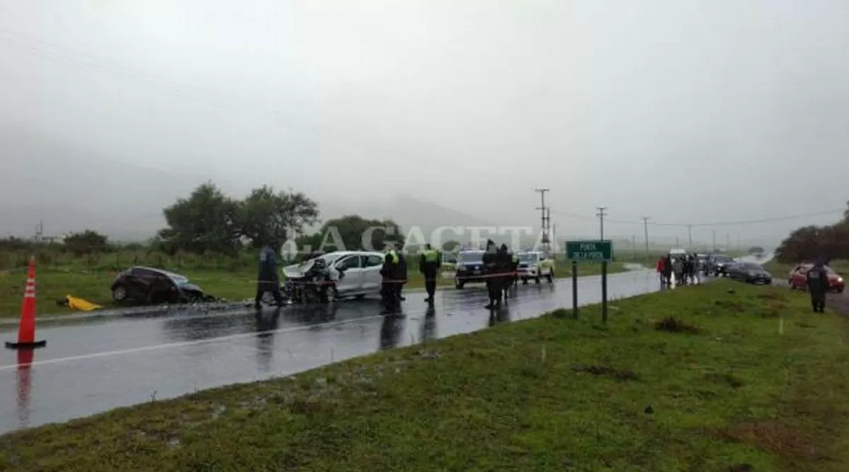 TERRIBLE IMPACTO. Los vehículos chocaron de frente a la altura del kilómetro 56, de la ruta provincial 307. la gaceta / foto de juan pablo sanchez noli