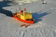 Marinos del rompehielos Irízar homenajearon a la tripulación del submarino desparecido