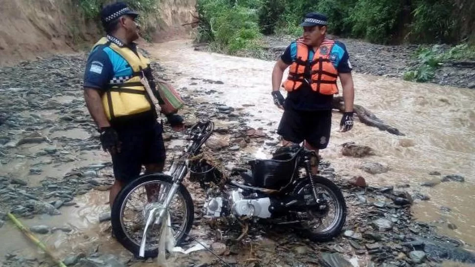 UBICACIÓN. La Policía ubicó la motocicleta en la diagonal a Tafí Viejo.  