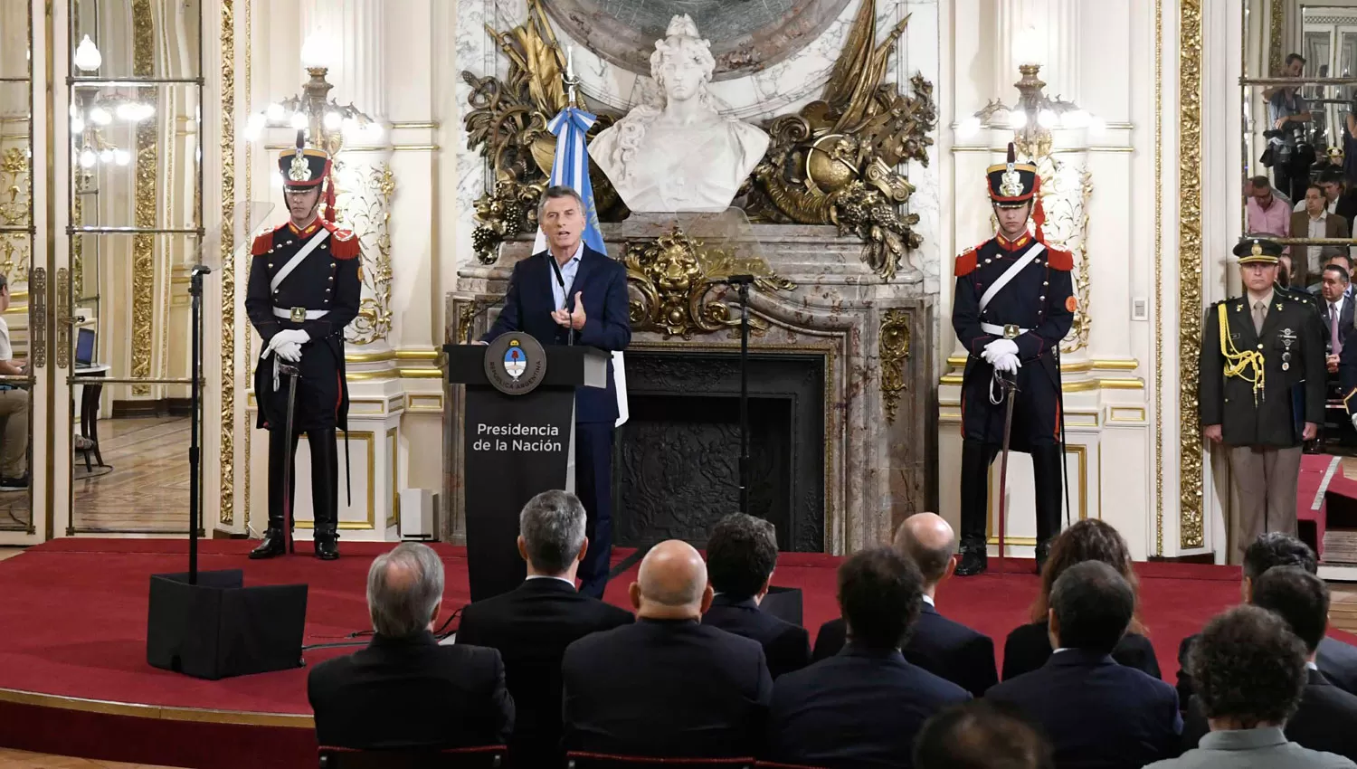 SIN FAMILIARES. Macri hizo hace dos días el anuncio desde la Casa Rosada. TÉLAM