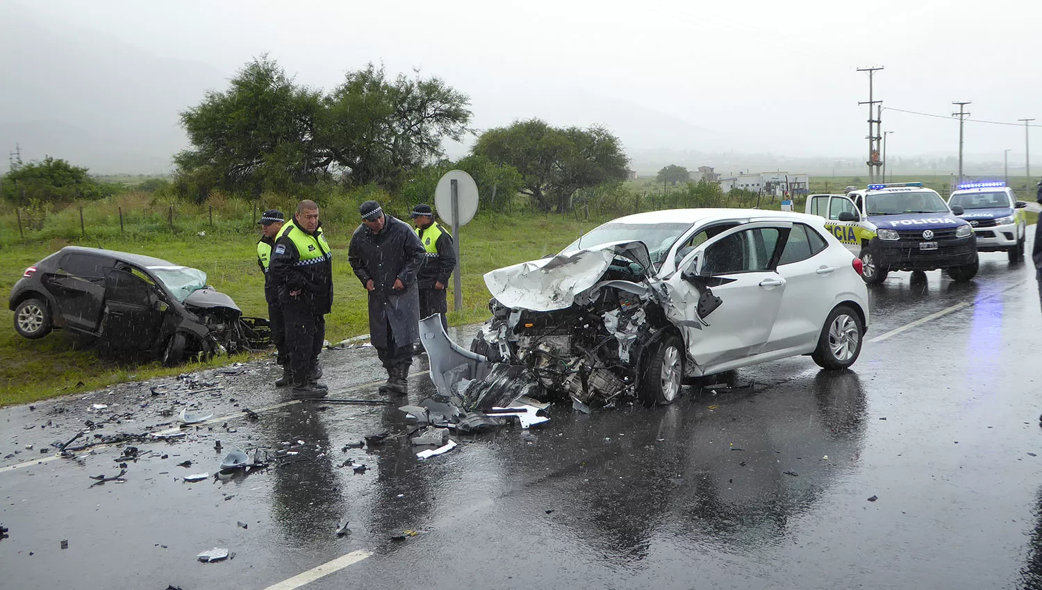 Así quedaron los vehículos involucrados en el accidente. LA GACETA/FOTO DE JUAN PABLO SÁNCHEZ NOLI