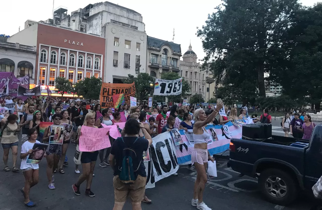 MILITANTES. Exigen la ley de cupo laboral trans, (FOTO TOMADA DE LA CUENTA DE TWITTER @COL_LAPALTA)