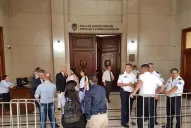 Un cruce entre los abogados de dos imputados calentó la previa en el inicio del juicio por Paulina