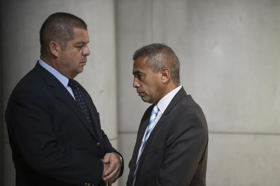 EN TRIBUNALES. Barrera y Carlino manifestaron ayer sus críticas a la imputación de encubrimiento. la gaceta / foto de jorge olmos sgrosso