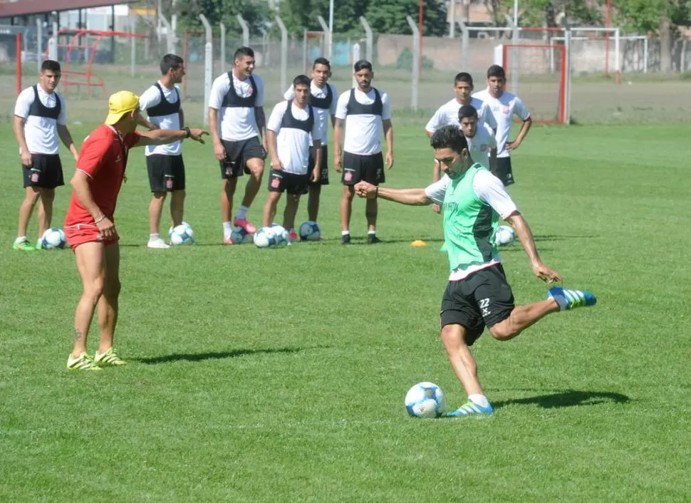 MARCA Y SUBE. Martínez clausuró su lateral y es una buena alternativa en ataque. la gaceta / foto de Antonio Ferroni (archivo)