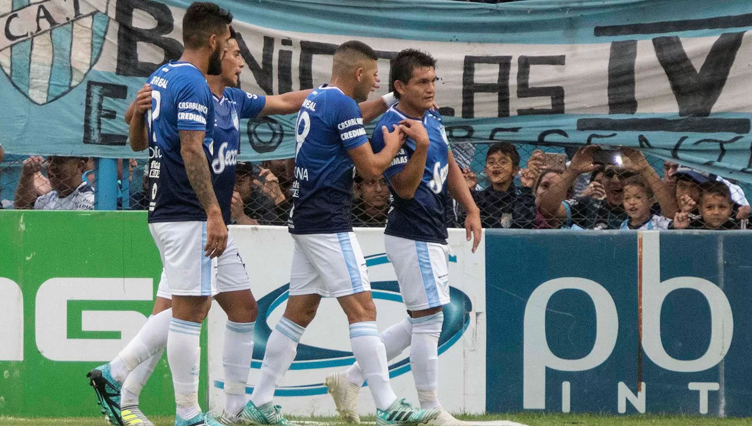 EN EL MONUMENTAL. Atlético festejó ante San Martín de San Juan. (TELAM)