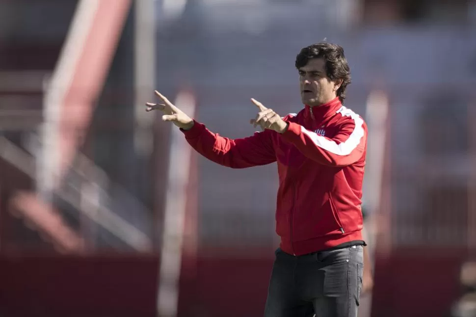 MUY CALIENTE. Forestello dejó el estadio de Los Andes masticando bronca por la actuación de su equipo y la floja tarea del árbitro. foto de Matias Napoli Escalero - especial para la gaceta 