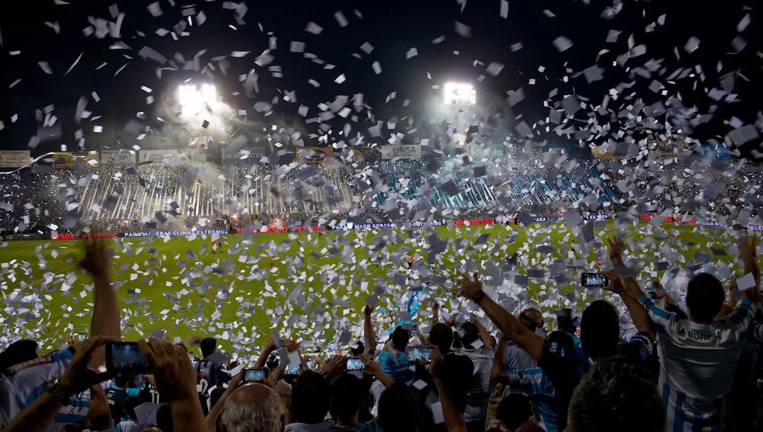 Así fue el recibimiento para Atlético en el último partido ante Boca. LA GACETA/FOTO DE INÉS QUINTEROS ORIO