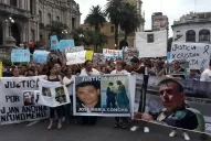 Familiares y amigos de los policías asesinados marcharon para pedir justicia