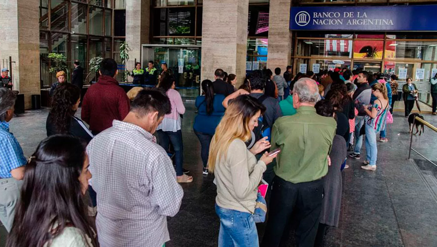 ANDÁ CON TIEMPO. La actividad bancaria se retomará recién el miércoles. ARCHIVO