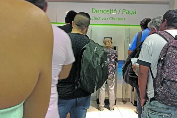Por el paro bancario, adelantan el pago de jubilaciones y planes